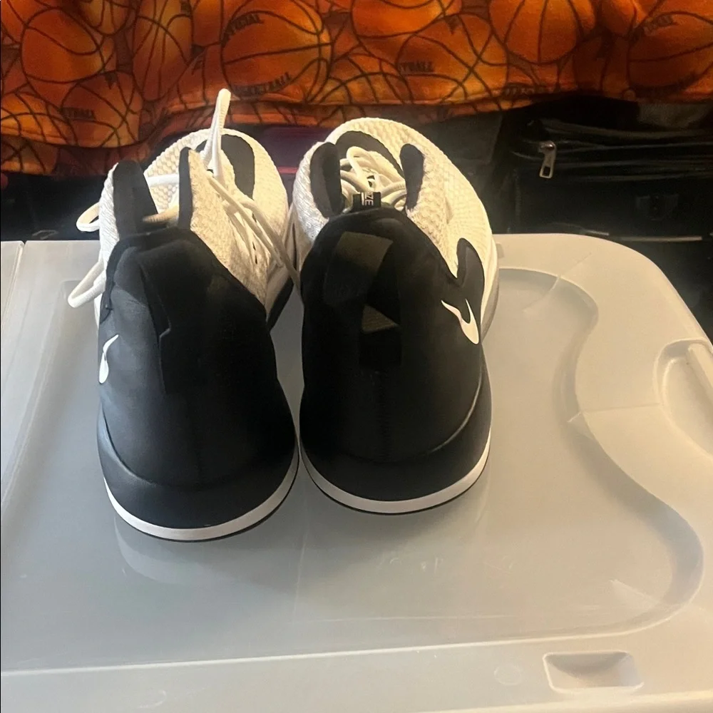 Nike Zoom BQ5468-001 Black and White High-Top Sneakers.  NWOT. - Picture 4 of 4